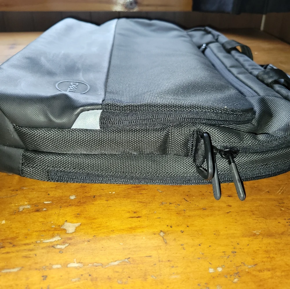 Dell 16x12 Inch Laptop Shoulder Bag New without tags